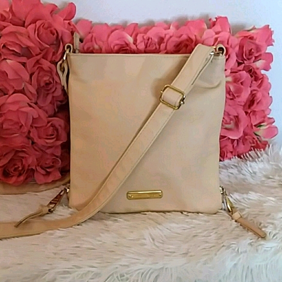 Steve Madden Handbags - Steve Madden Crossbody Bag